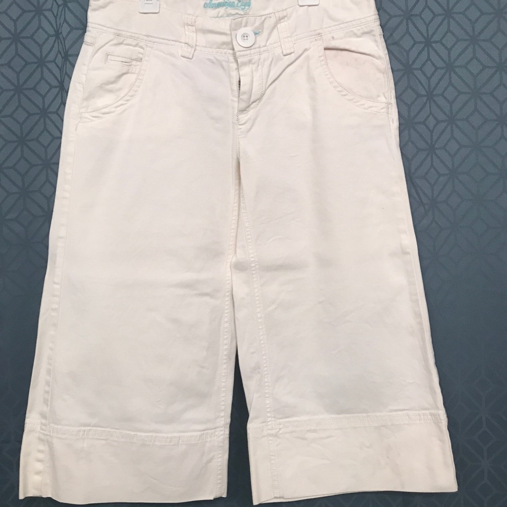 American eagle - White wide leg Capri pants.